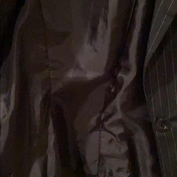 Pin stripe kick pleat blazer - Picture 5 of 9